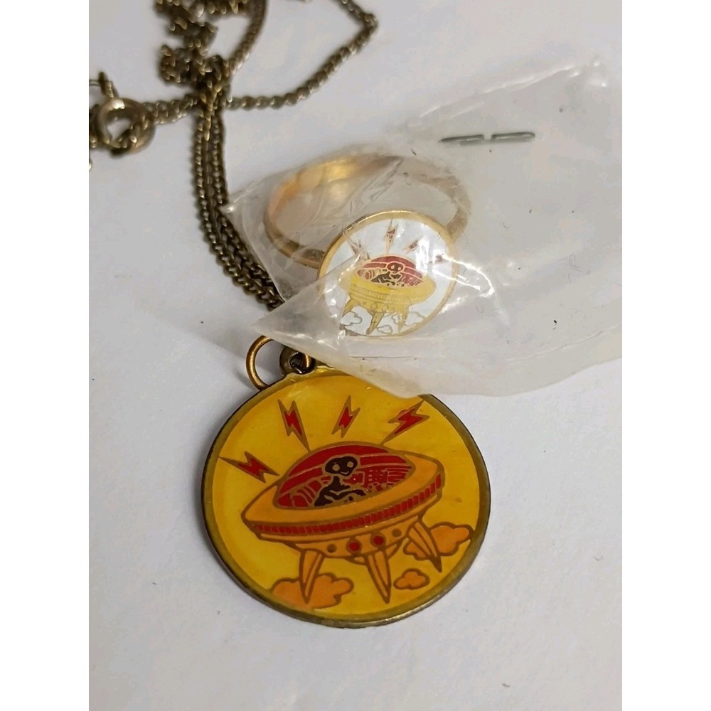 Vintage E.T. Movie Extra Terrestrial Metal Enamel Necklace Charm Pendant & Ring